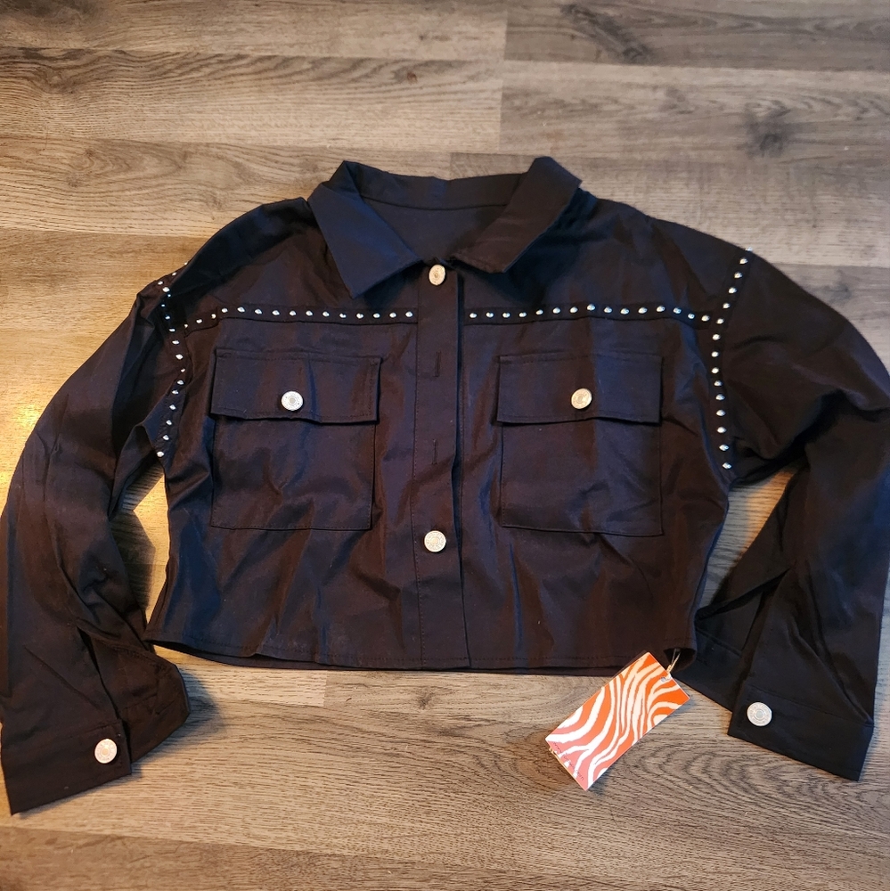 Romwe Black long sleeve shirt/and or jacket with cute buttons